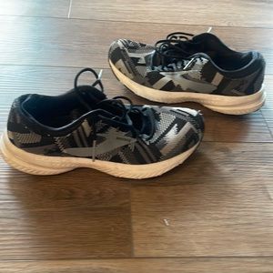 Womens brooks running shoes.